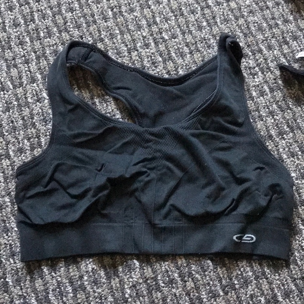 black sports bra
